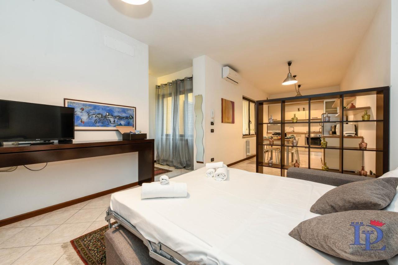 Desenzanoloft Green Lake Court Apartamento Desenzano del Garda Exterior foto